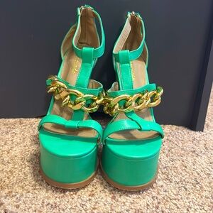 Green platform heels